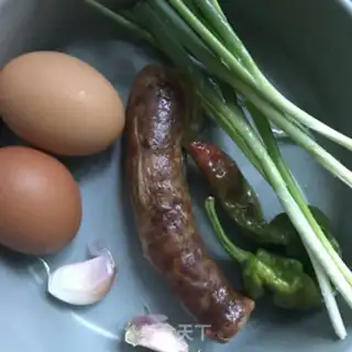 Make Weenie egg fried rice step 0