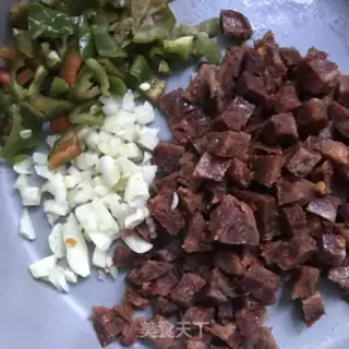 Make Weenie egg fried rice step 2