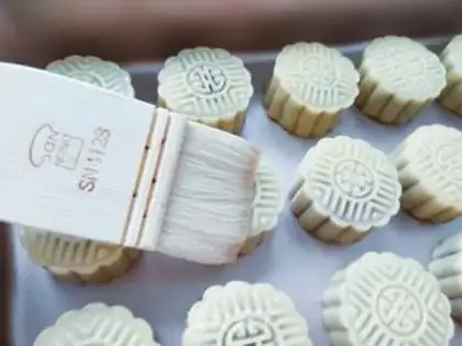 Make A wide moon cake step 10