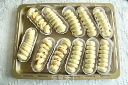 Make A hairy caterpillar pine roll with a loose belt of lass step 13