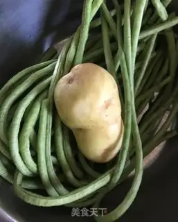 Make Bean-fruit potato steak step 1