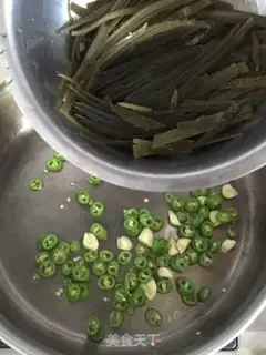 Make Chili fried sea belt step 6