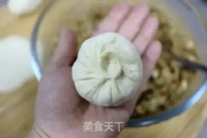 Make Dry sauce and meat buns step 13