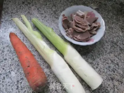 Make Carrots and velvet step 0