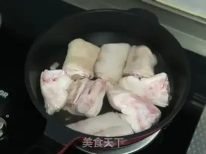 Make Spicy roasted pig hoof step 0