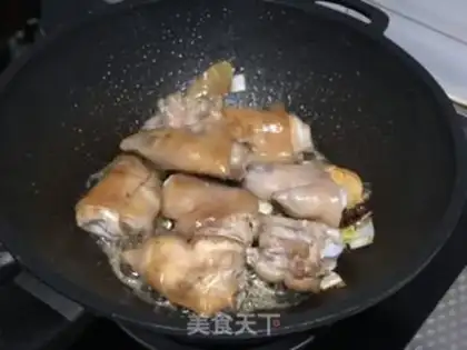 Make Spicy roasted pig hoof step 1