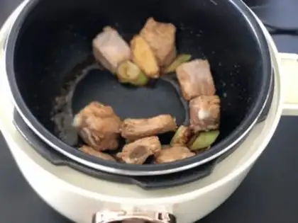 Make Tomato chop soup step 2
