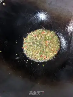 Make Green peppers and eggs step 2
