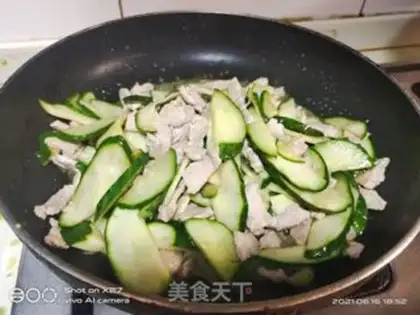Make cucumber chops step 5