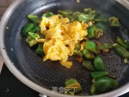 Make Pepper fried eggs step 6