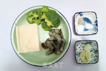 Make Shrimp tofu soup step 0