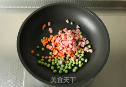 Make Puffed cheese bacon step 1
