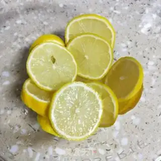 Make Lemon iced tea step 1