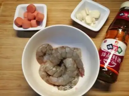 Make Garlic shrimp sausage string step 1