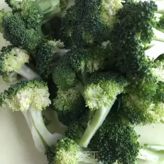 Make Shrimp broccoli step 1