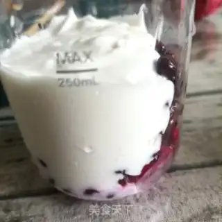 Make Honey-beans flamingo milkshake step 7