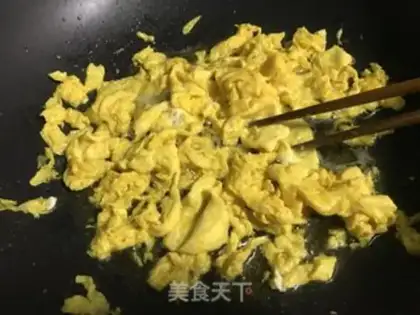 Make Soybeans egg dumplings step 1