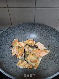 Make Fried salmon bones step 3