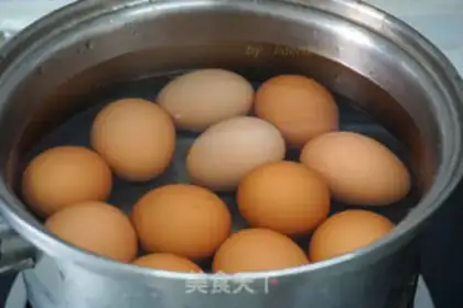 Make Tea and eggs step 1