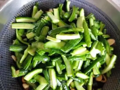 Make Precious cucumber step 17