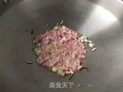 Make Five-coloured rice fried rice step 4