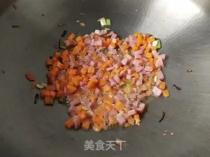 Make Five-coloured rice fried rice step 5