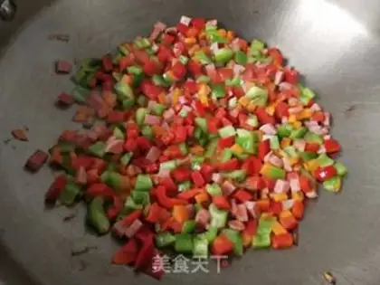Make Five-coloured rice fried rice step 7