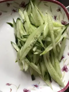 Make Sugar and cold noodles step 1