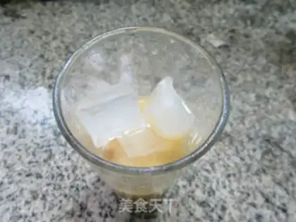 Make East Pinet drinks peach bubbles step 2