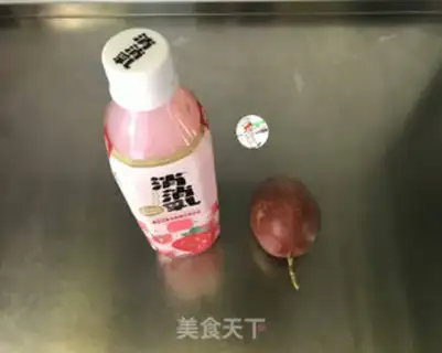 Make Strawberry milk with vanilla step 0