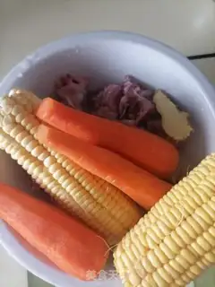 Make Carrot corn ribs soup step 0