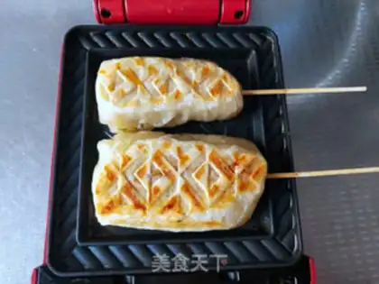 Make Hand-to-hand beef sausage hot dog step 6