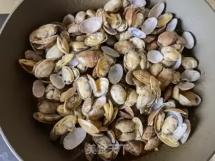 Make Thirteen fragrance clams step 11