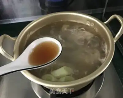 Make Pyramid hands tore chickens step 3