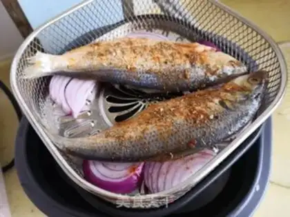 Make A fried mackerel step 4