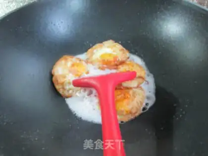 Make Double-eared eggs step 2