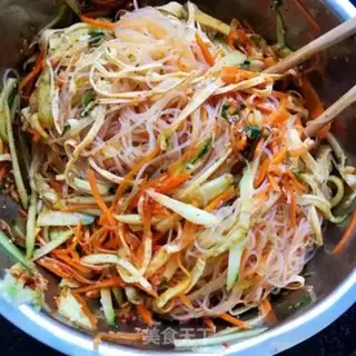 Make A cucumber fan with bean skin step 8