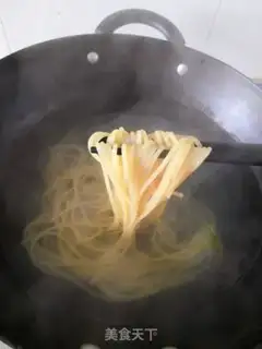 Make Black pepper willow pasta step 1