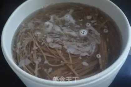 Make Egg pepper noodles step 2