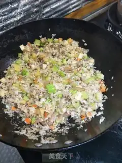Make Yangzhou fried rice step 6
