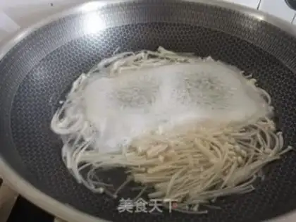 Make Gold needles, tofu soup step 1