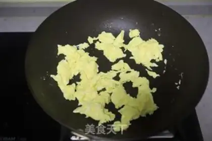 Make Egg pepper noodles step 5