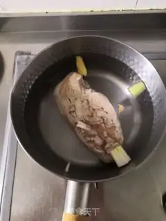 Make Chicken chest vegetable salad step 0
