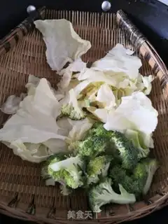 Make Chicken chest vegetable salad step 2