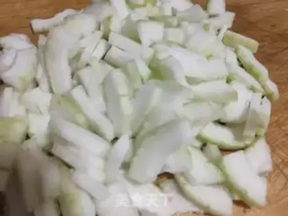 Make Shrimp-skin soup step 1