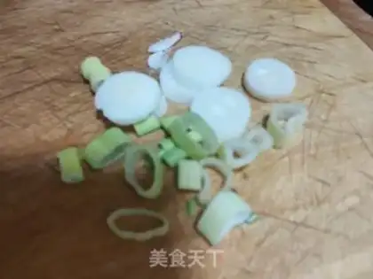 Make Shrimp-skin soup step 2