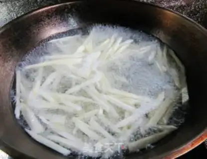 Make X-O SAUCE AND WHITE step 3