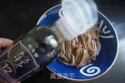 Make Fish fragrance, cold noodles step 16
