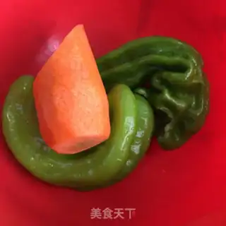 Make Eggs and pepper carrots step 0