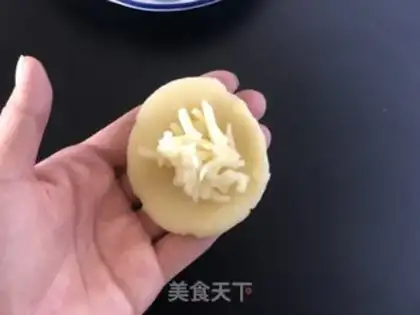 Make Cheese mashed potato ball step 3